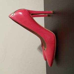 HOT PINK MARCIANO STILETTO HEELS LEATHER SILVER METAL ACCENTS POINTY SEXY DANCER
